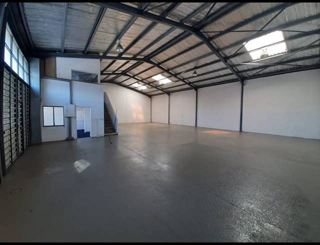 340M² WAREHOUSE TO LET IN EPPING INDUSTRIAL